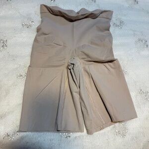 spanxs power series nude bike short style shape wear size large